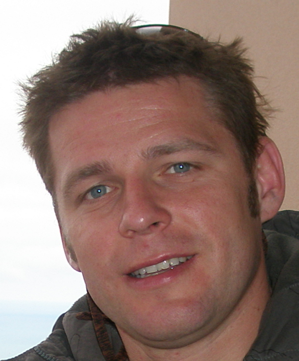 Dr Maciej Telszewski